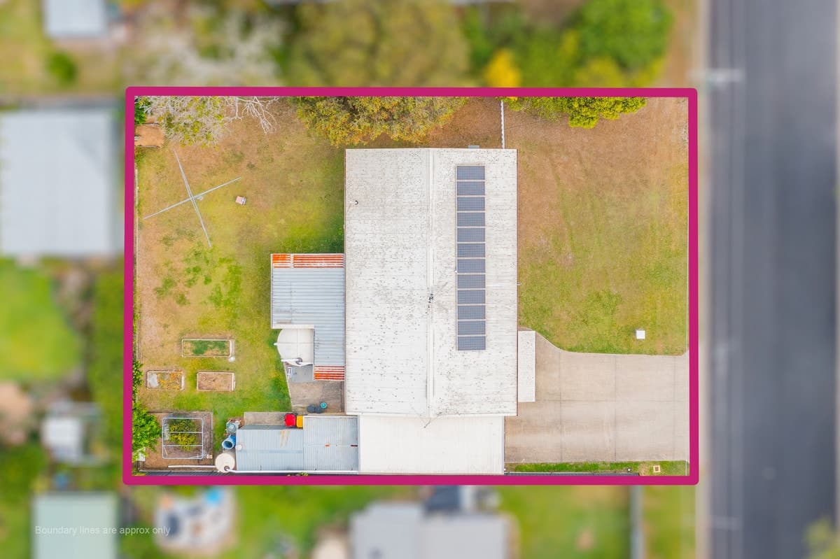 12 Wrybourne Street, DECEPTION BAY, Deception Bay - Thumbnail 2