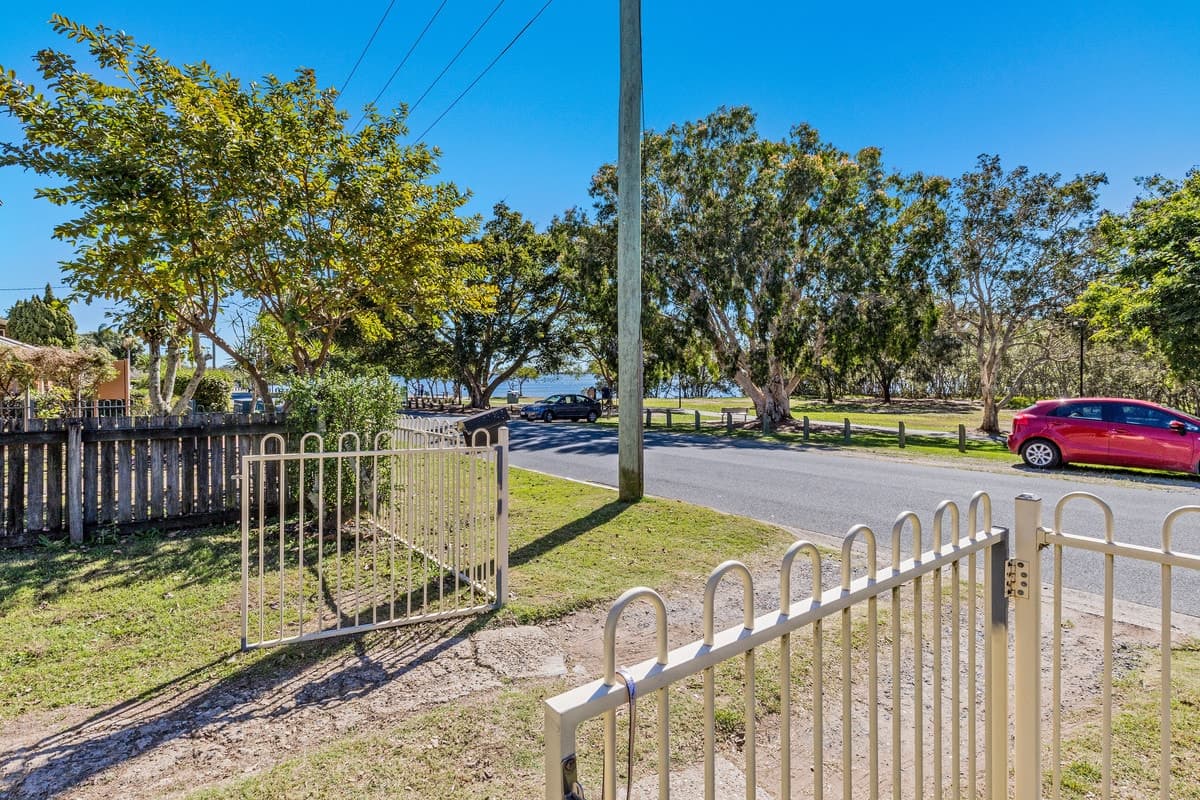 161 Esplanade South, DECEPTION BAY, Deception Bay - Thumbnail 3