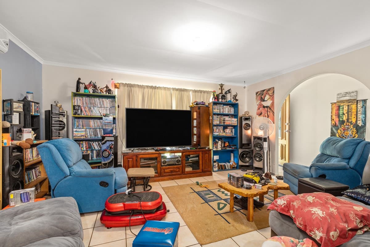 50 Kate Avenue, DECEPTION BAY, Deception Bay - Thumbnail 2
