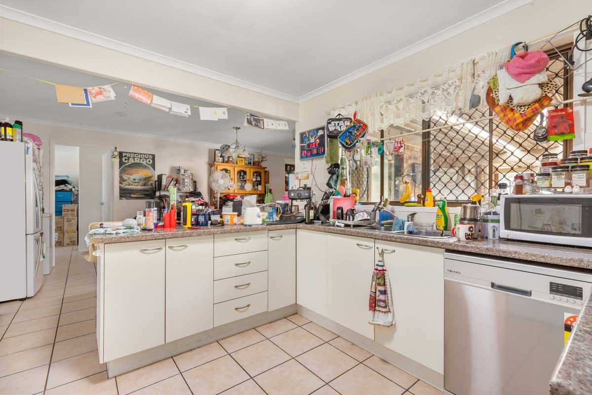 50 Kate Avenue, DECEPTION BAY, Deception Bay - Thumbnail 3