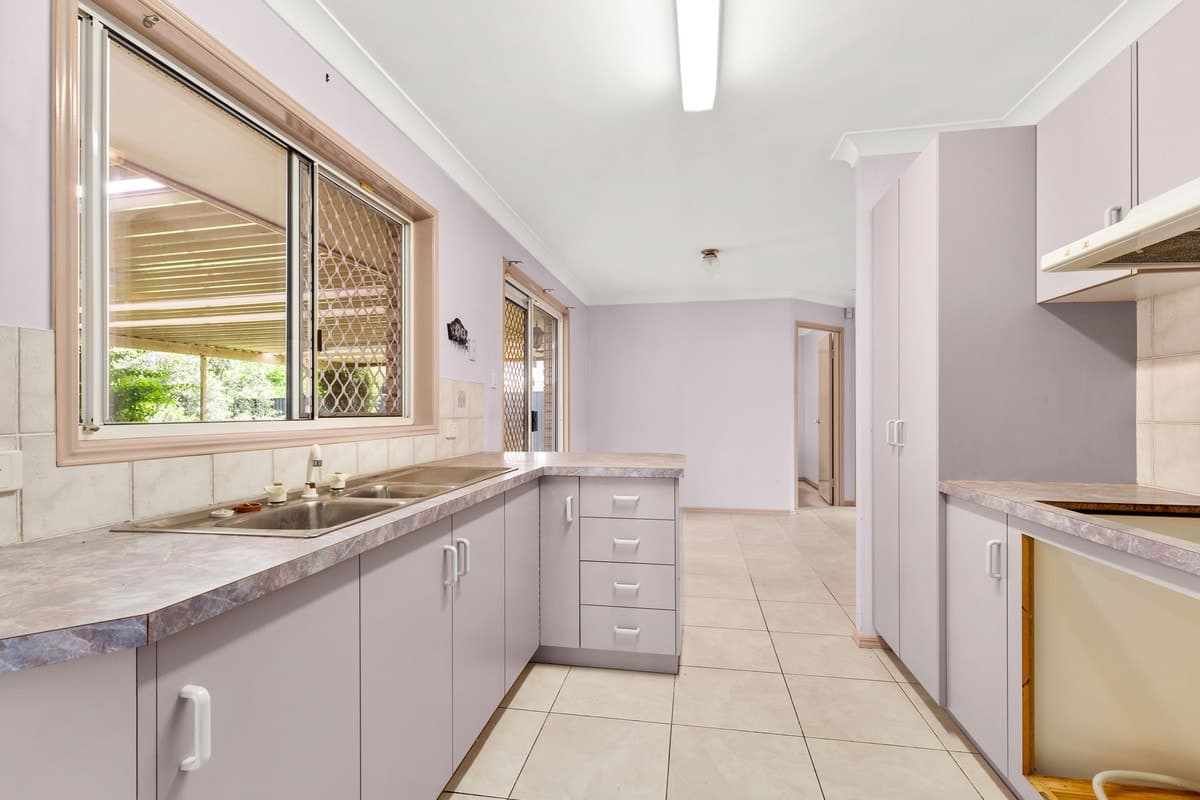 10 Brendan Court, DECEPTION BAY, Deception Bay - Thumbnail 3