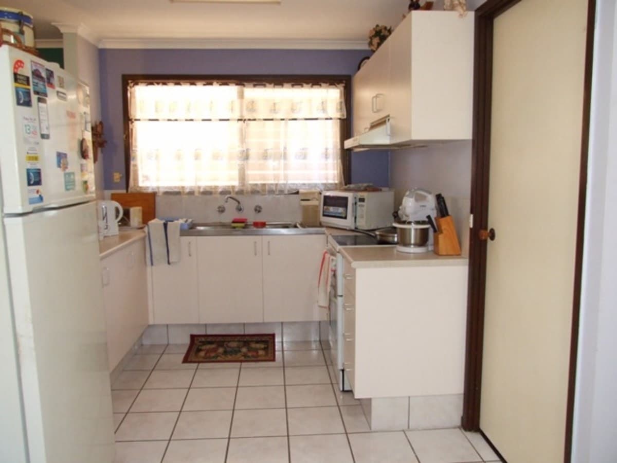 13 Bisschop Street, DECEPTION BAY, Deception Bay - Thumbnail 2