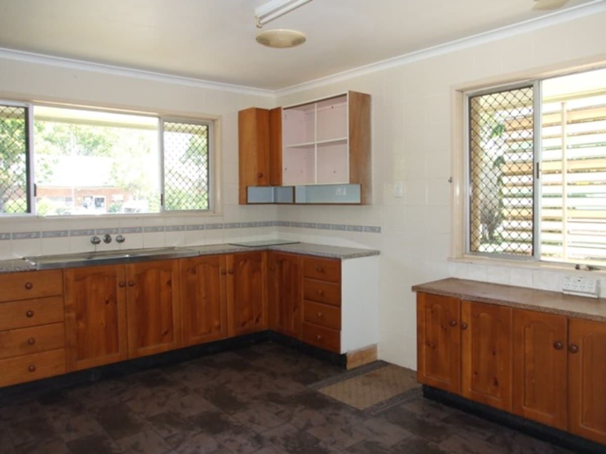 29 Endeavour Street, DECEPTION BAY, Deception Bay - Thumbnail 2