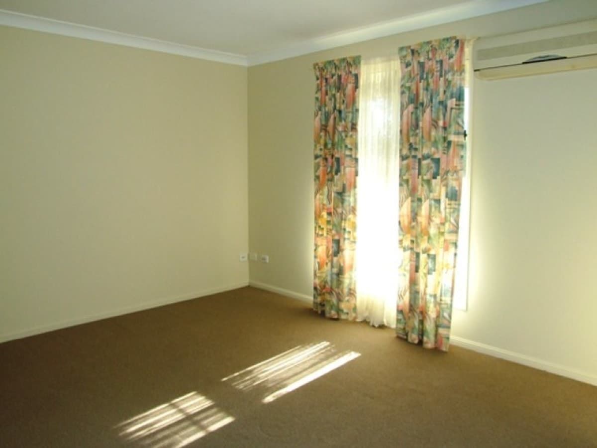 9 Jacqueline Court, DECEPTION BAY, Deception Bay - Thumbnail 2