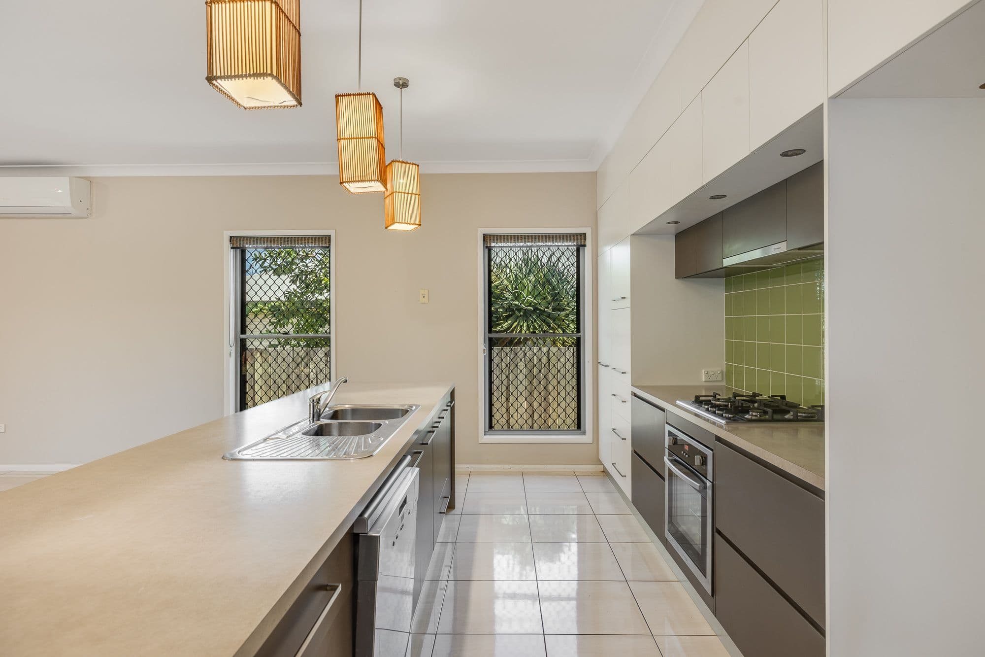 90 Spring Street, Middle Ridge QLD 4350, Middle Ridge - Thumbnail 4