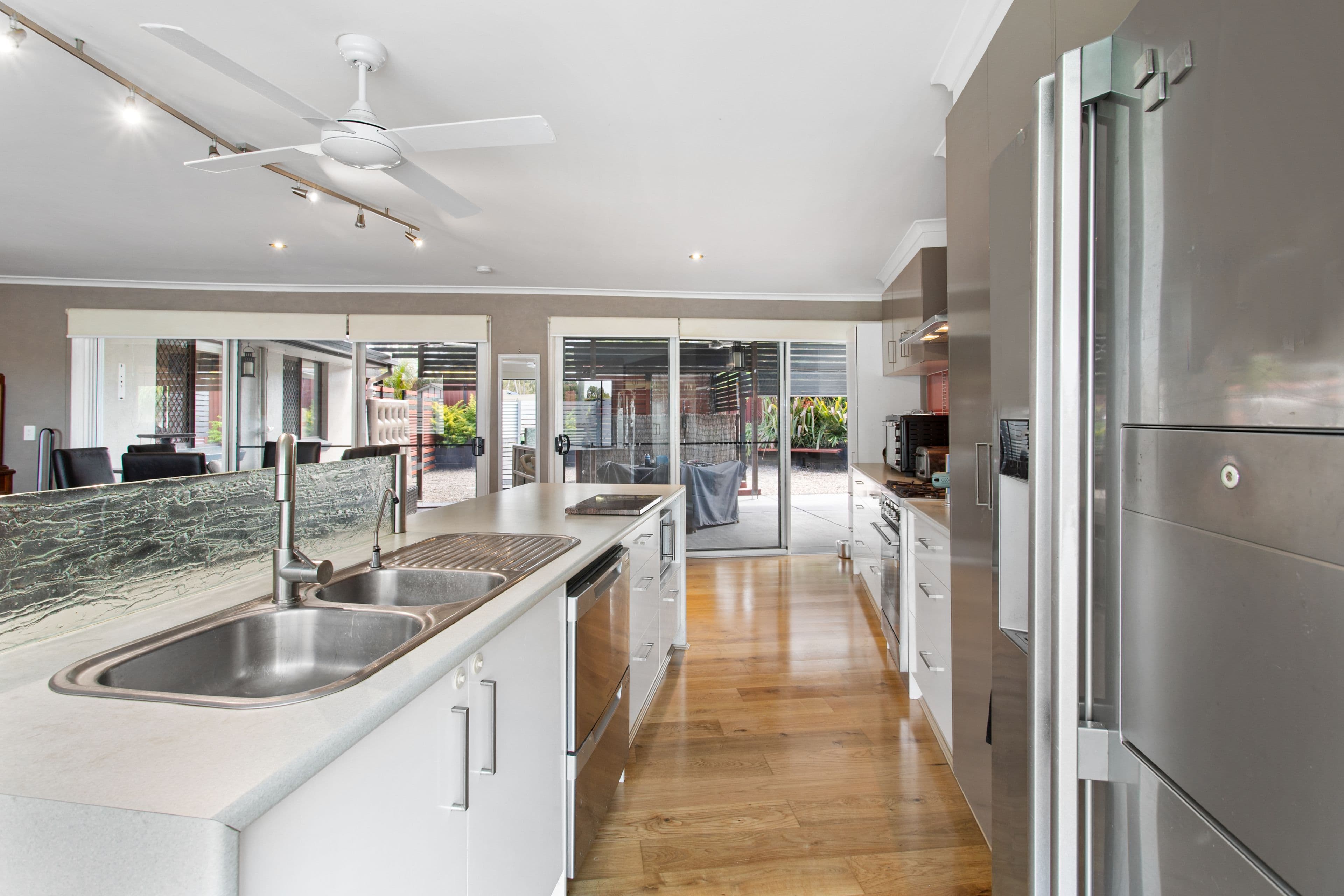 4 Delvene Court, Deception Bay QLD 4508, Deception Bay - Thumbnail 2