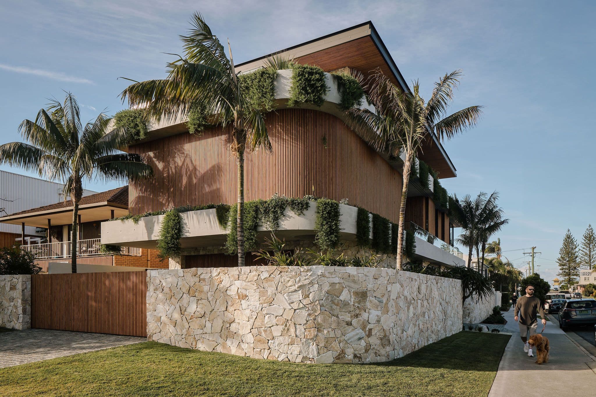 11 Lavarack Road, Mermaid Beach QLD 4218, Mermaid Beach - Thumbnail 2
