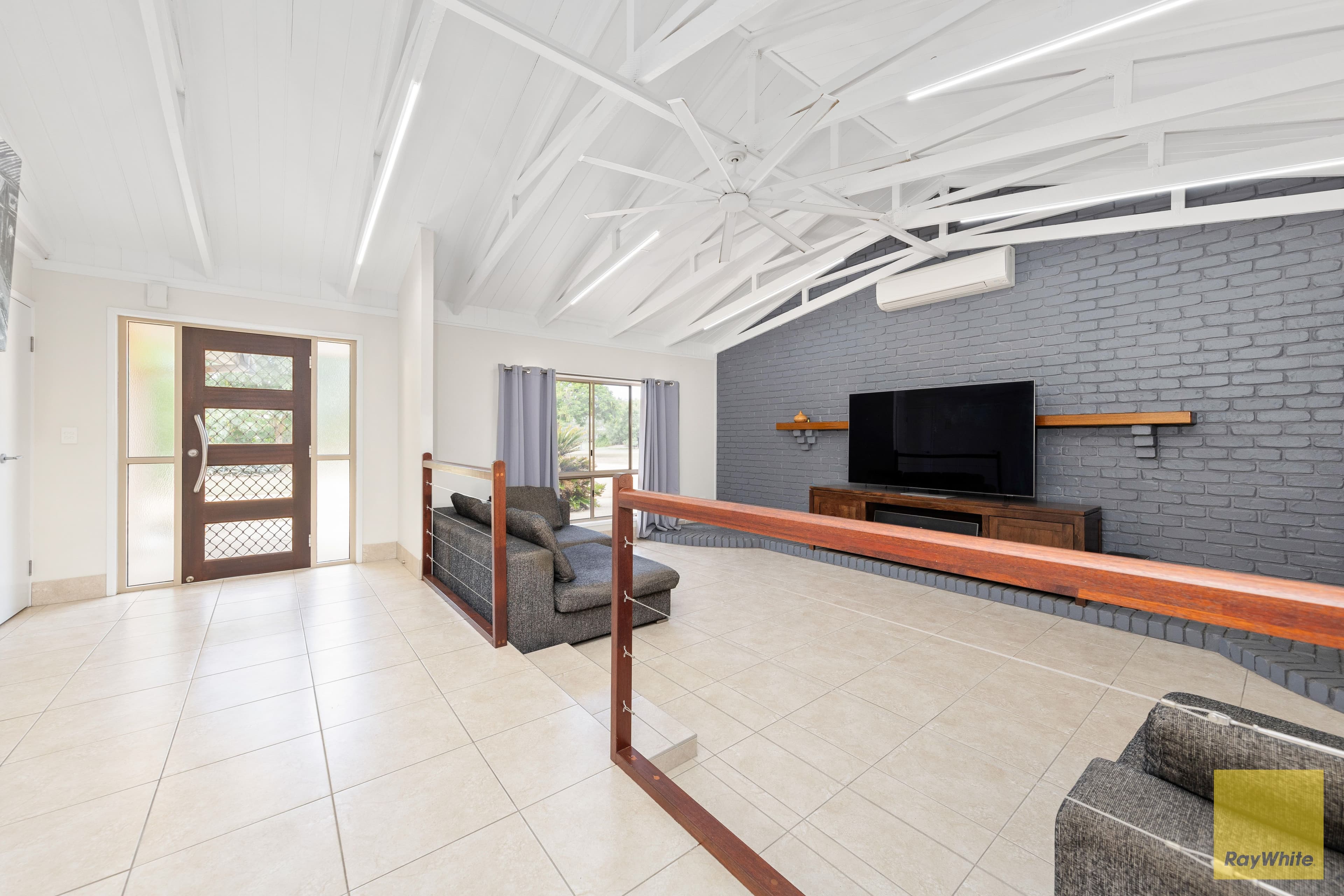 37 Slack Drive, Emerald QLD 4720, Emerald - Thumbnail 8