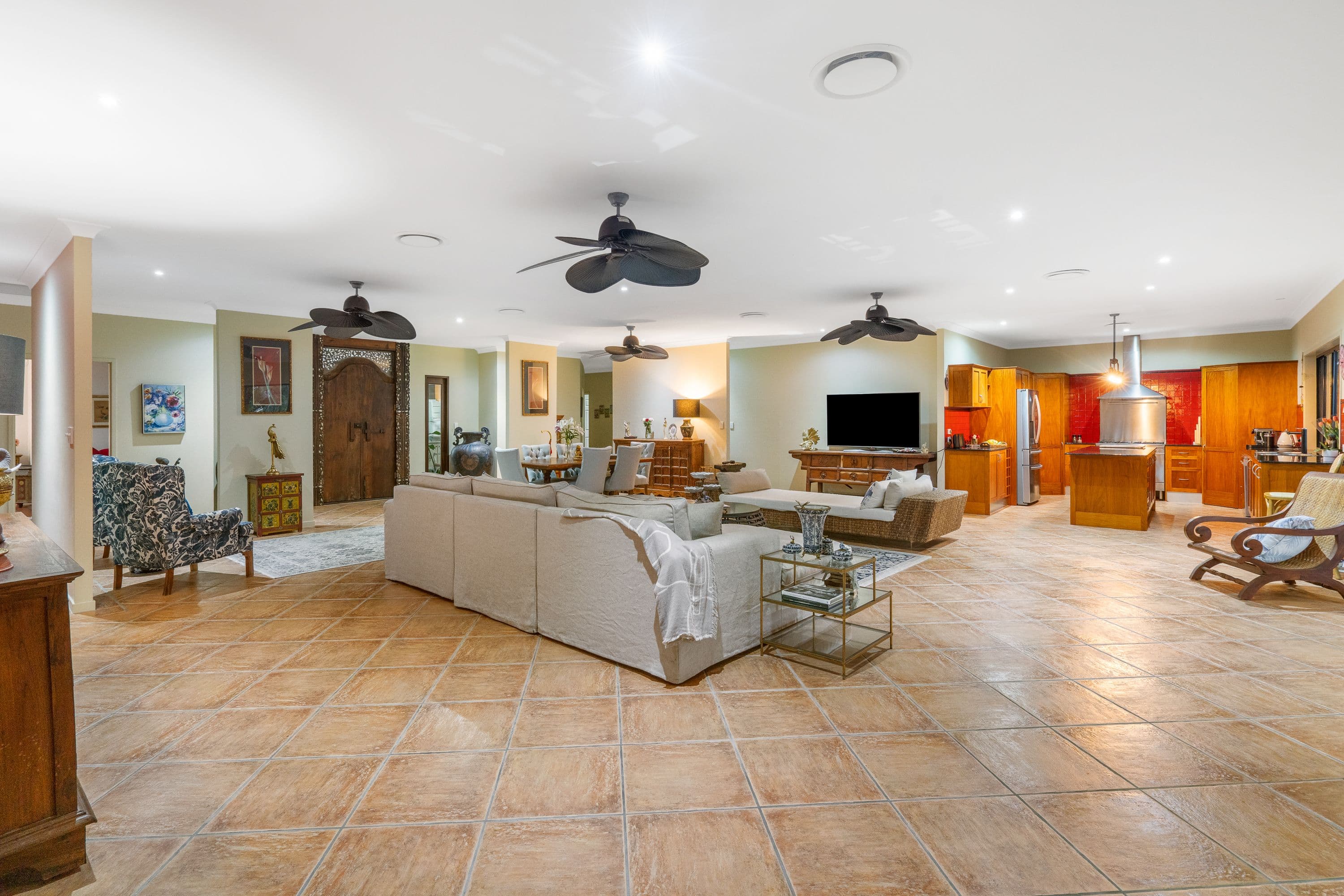 72 Sir Bruce Small Boulevard, Benowa Waters QLD 4217, Benowa - Thumbnail 8