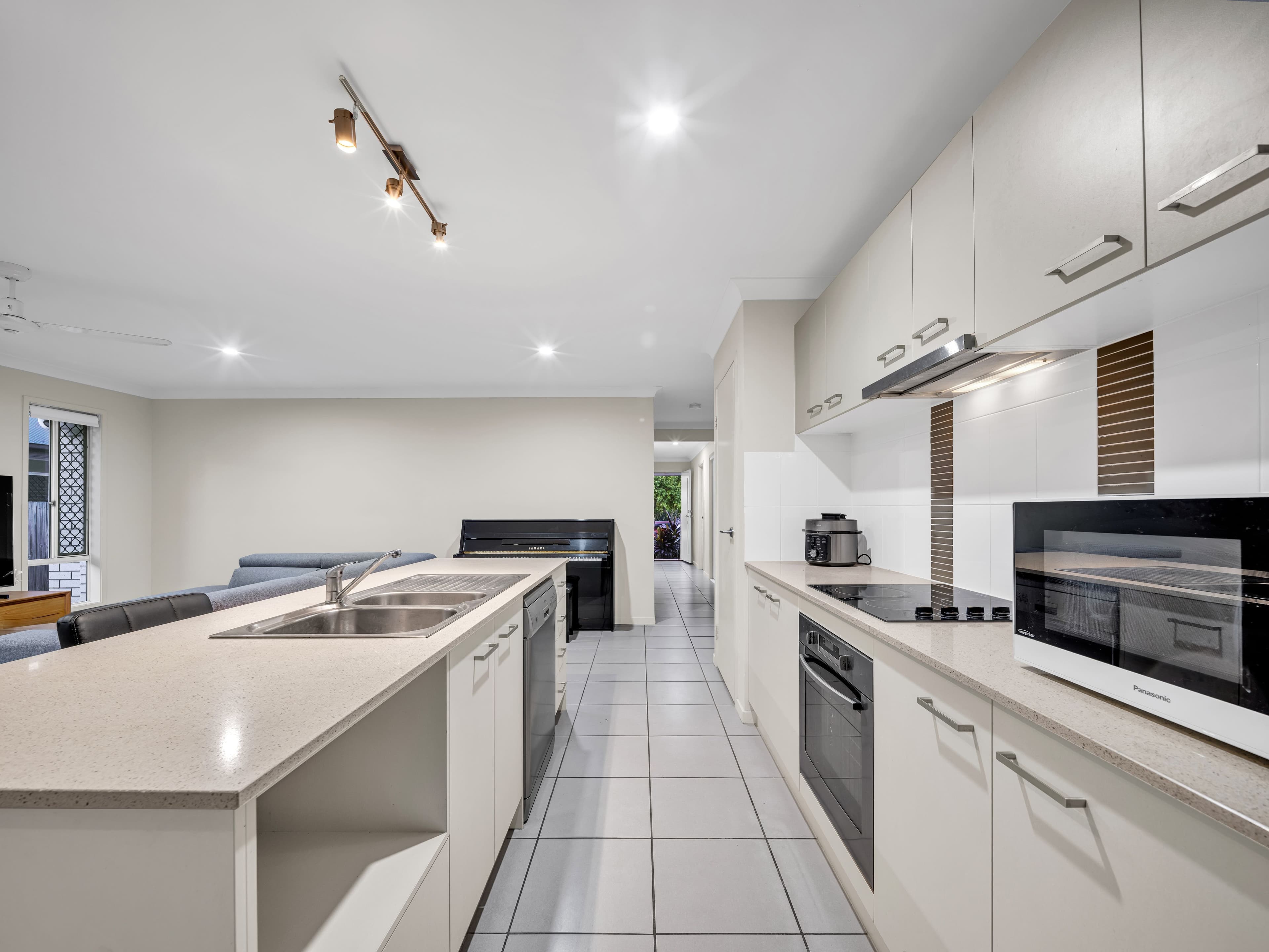 27 Woodgate Street, Oxley QLD 4075, Oxley - Thumbnail 5