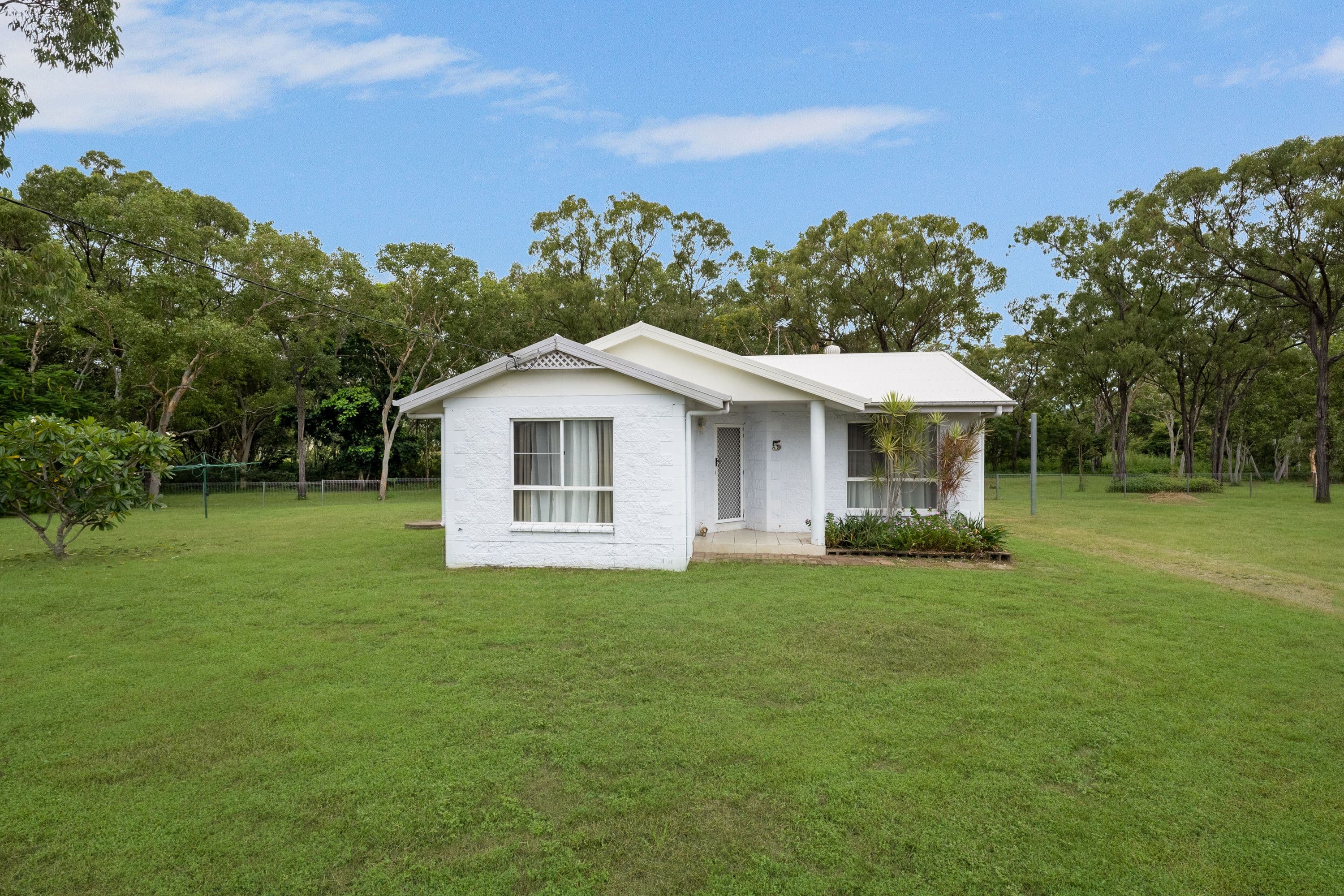 5 Rhyl Court, Mount Low QLD 4818, Mount Low - Image 1