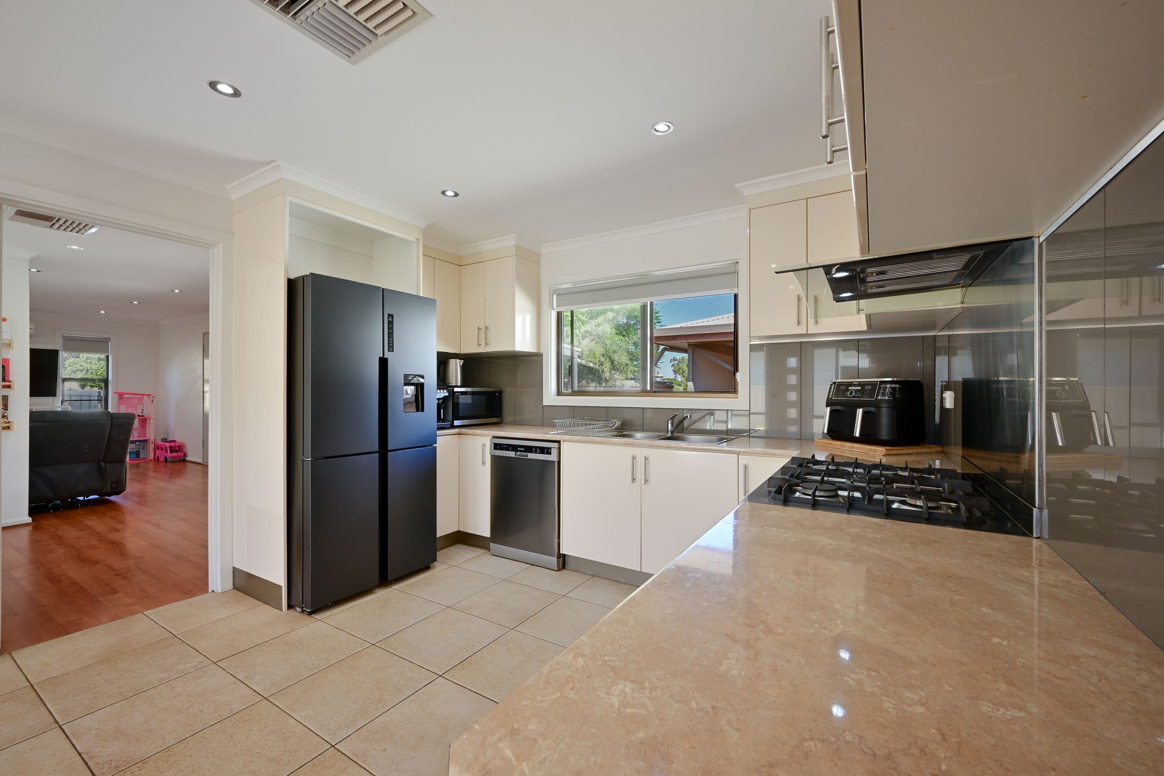 11 Willoughby Street, Stirling North SA 5710, Stirling North - Thumbnail 4