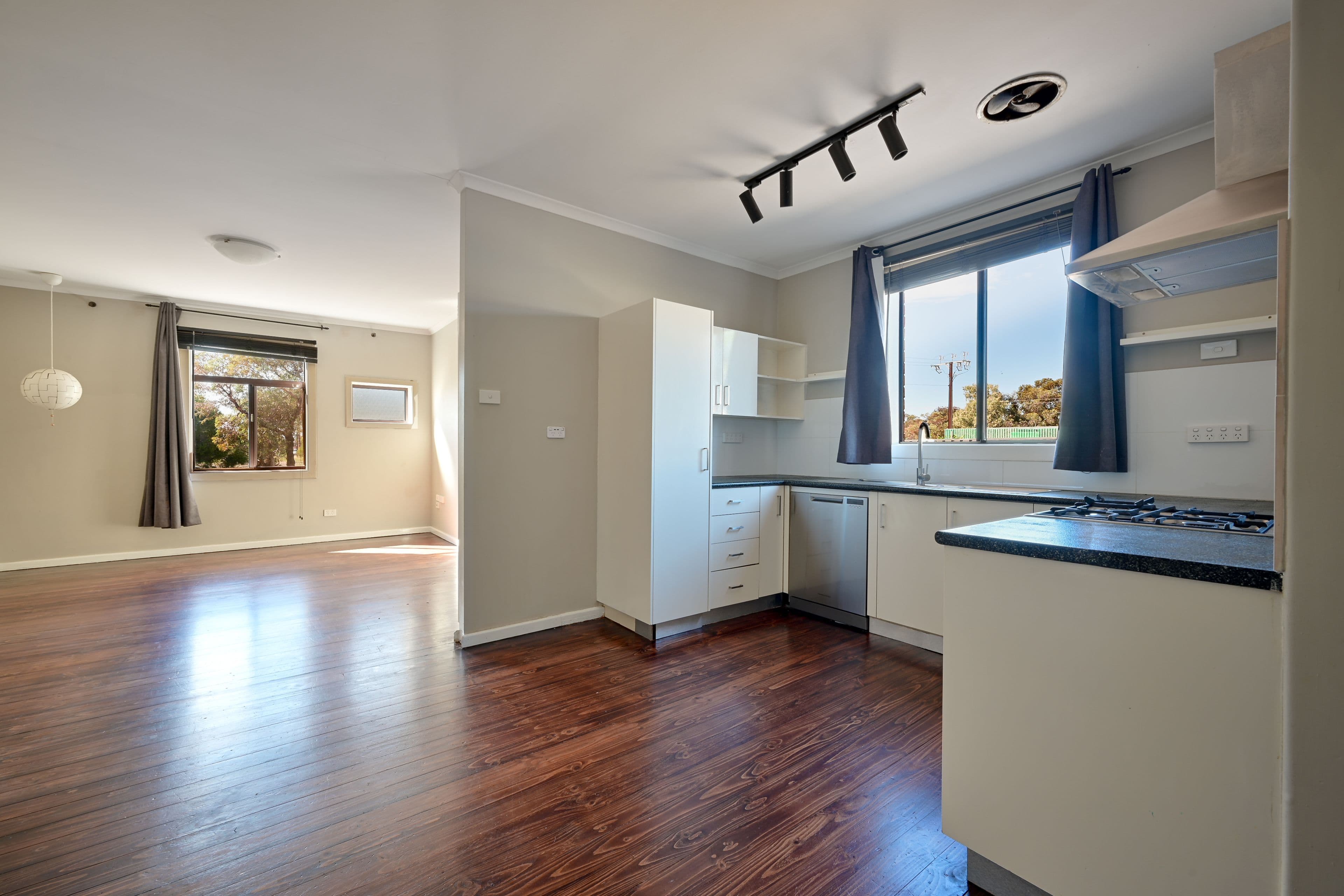 19 Berry Street, Whyalla Stuart SA 5608, Whyalla Stuart - Thumbnail 4