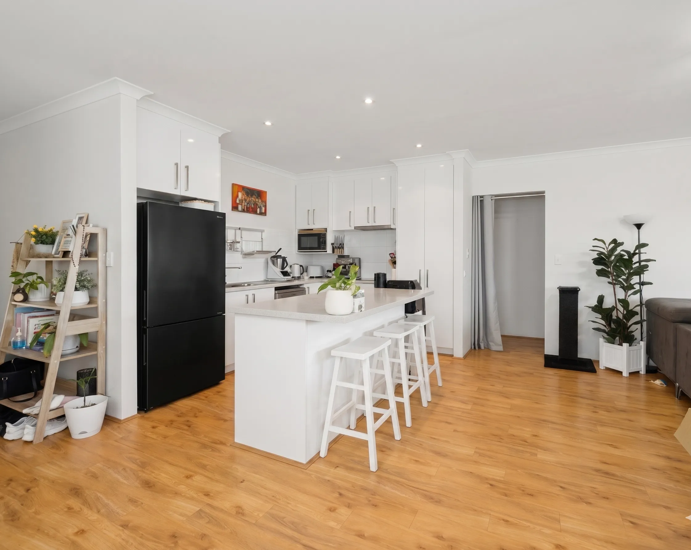 24 Vaucluse Way, Coodanup WA 6210, Coodanup - Thumbnail 2
