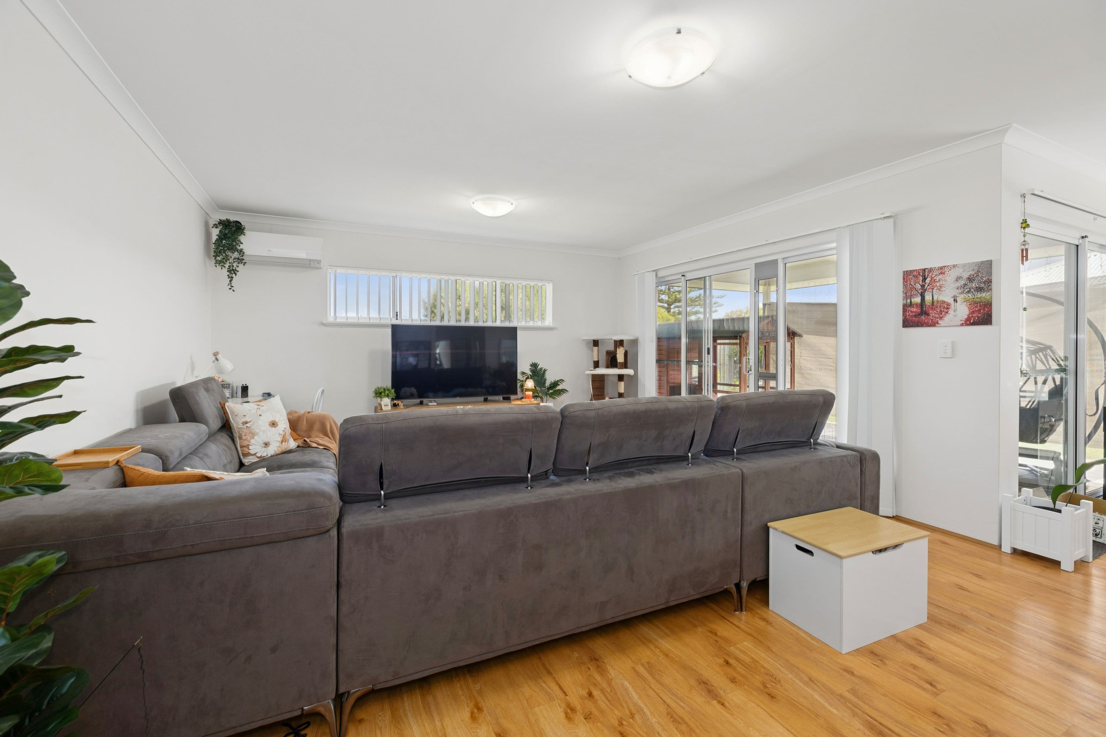 24 Vaucluse Way, Coodanup WA 6210, Coodanup - Thumbnail 3