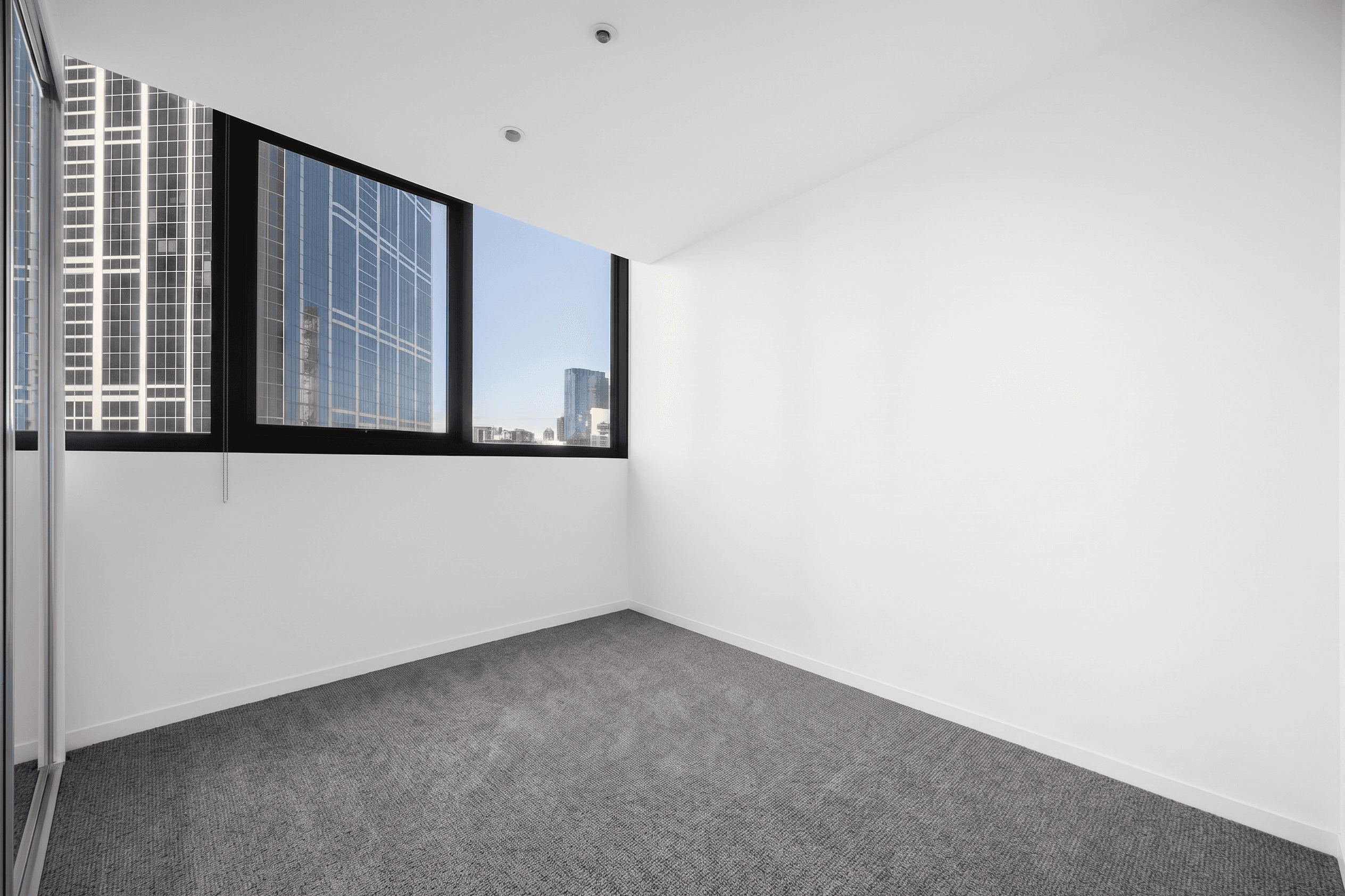 2207/8 Sutherland Street, Melbourne VIC 3000, Melbourne - Thumbnail 2
