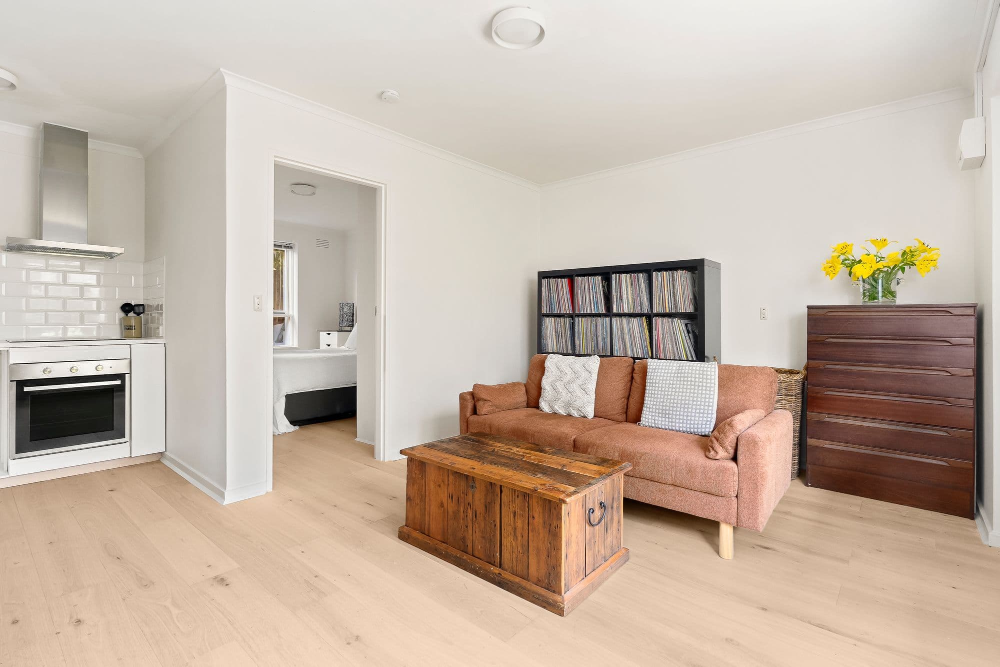 4/8 Robert Street, Elwood VIC 3184, Elwood - Thumbnail 2