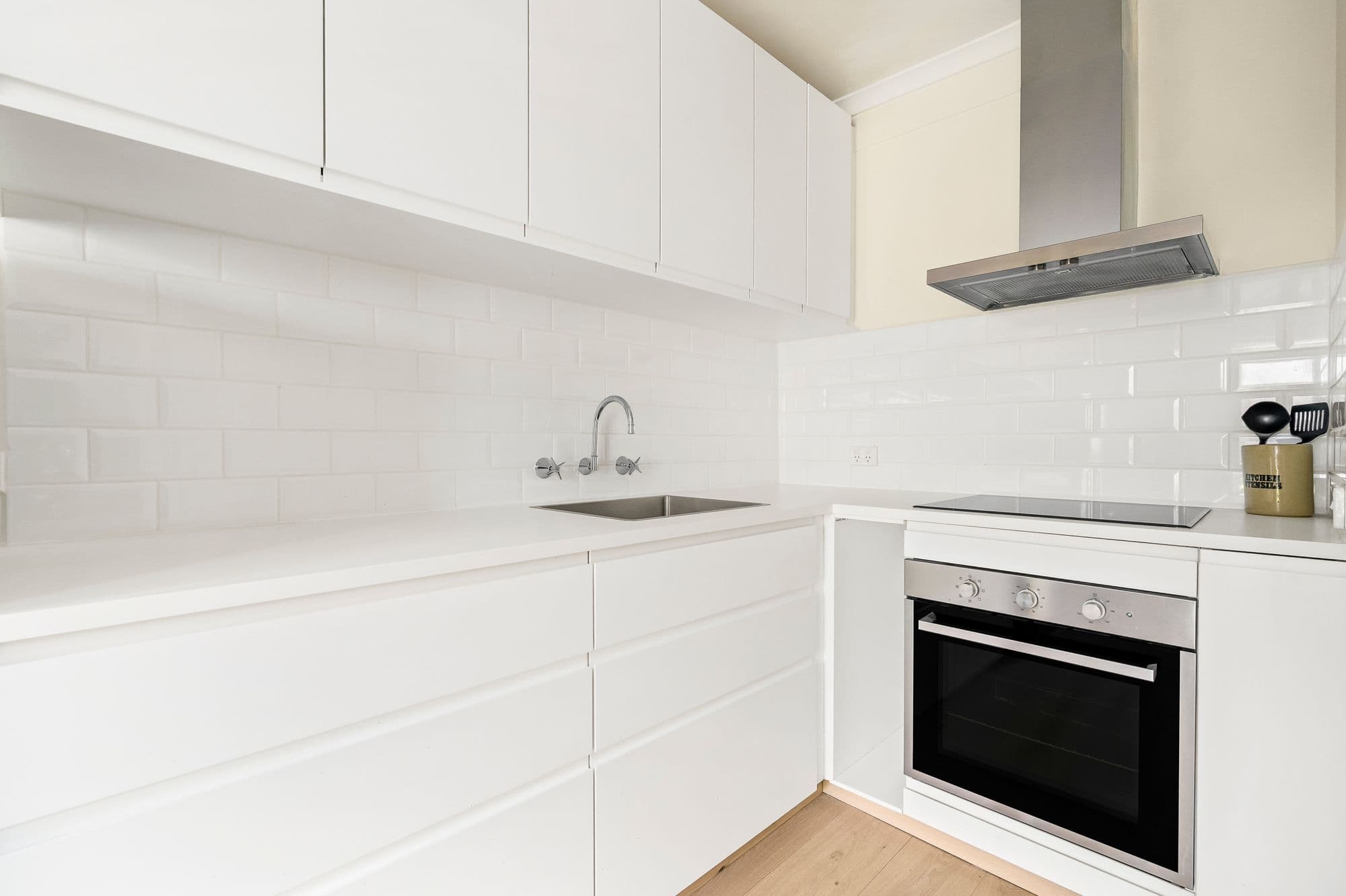 4/8 Robert Street, Elwood VIC 3184, Elwood - Thumbnail 3