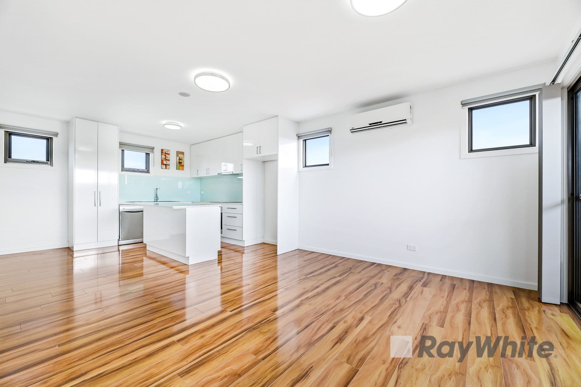 9/4 Gwenda Street, Dandenong VIC 3175, Dandenong - Thumbnail 3