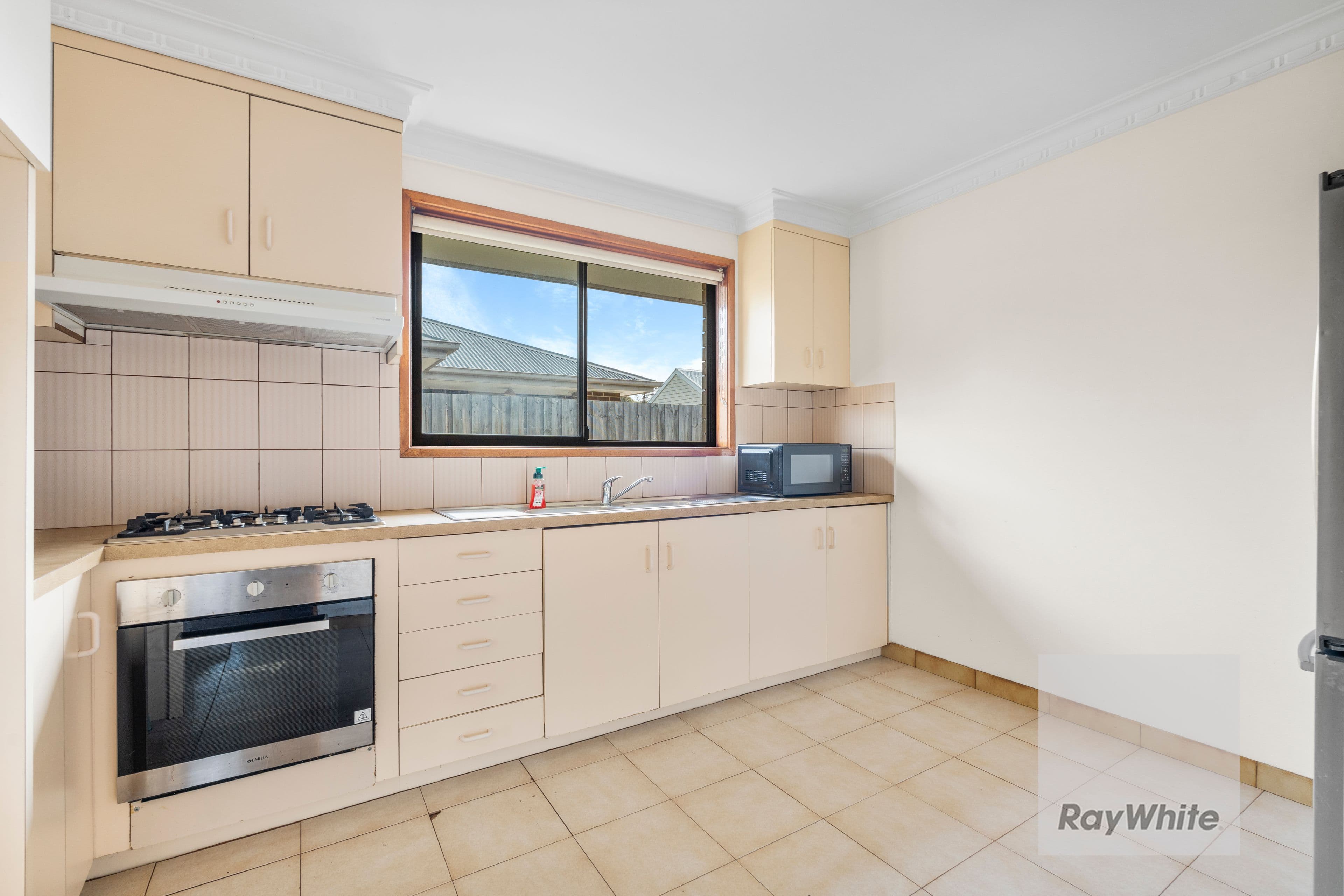 15 Ellerslie Street, Kingsbury VIC 3083, Kingsbury - Thumbnail 3