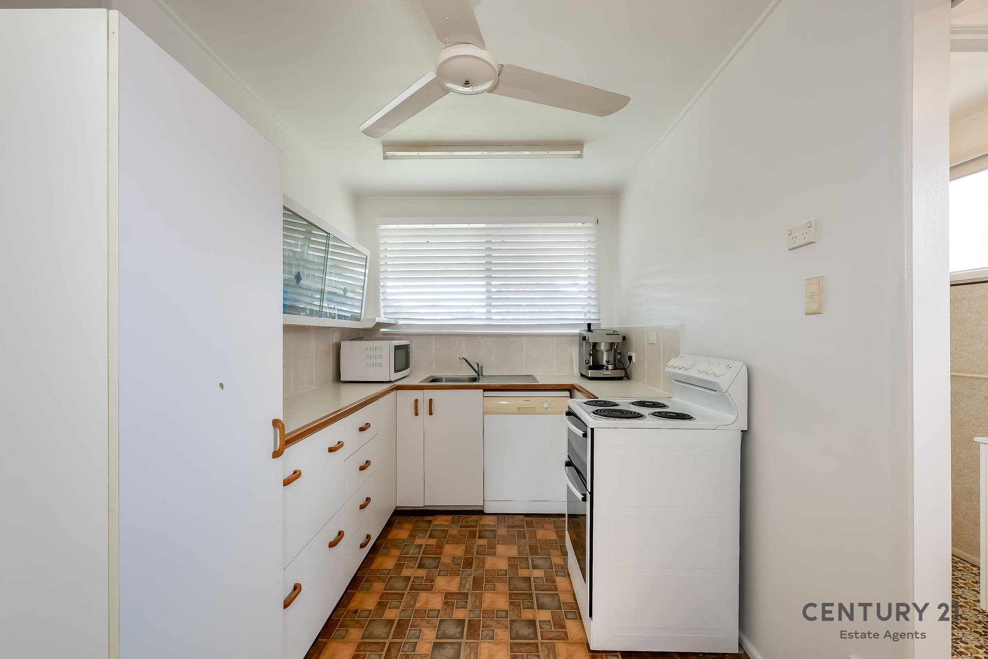 2/14 Heidke St, Bundaberg, QLD, 4670, Woodgate - Thumbnail 8