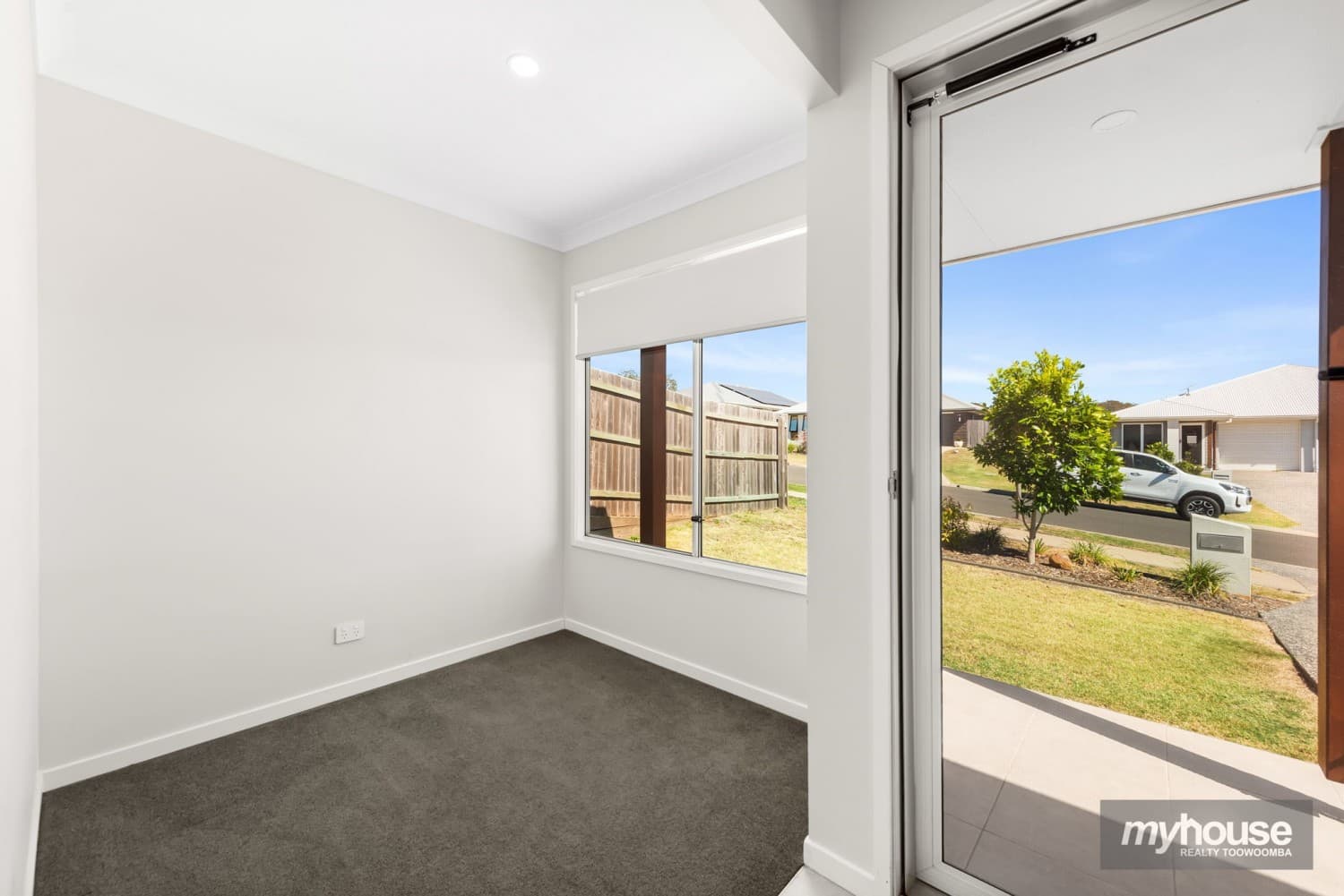 2/14 Wolff Street, Cotswold Hills - Thumbnail 2