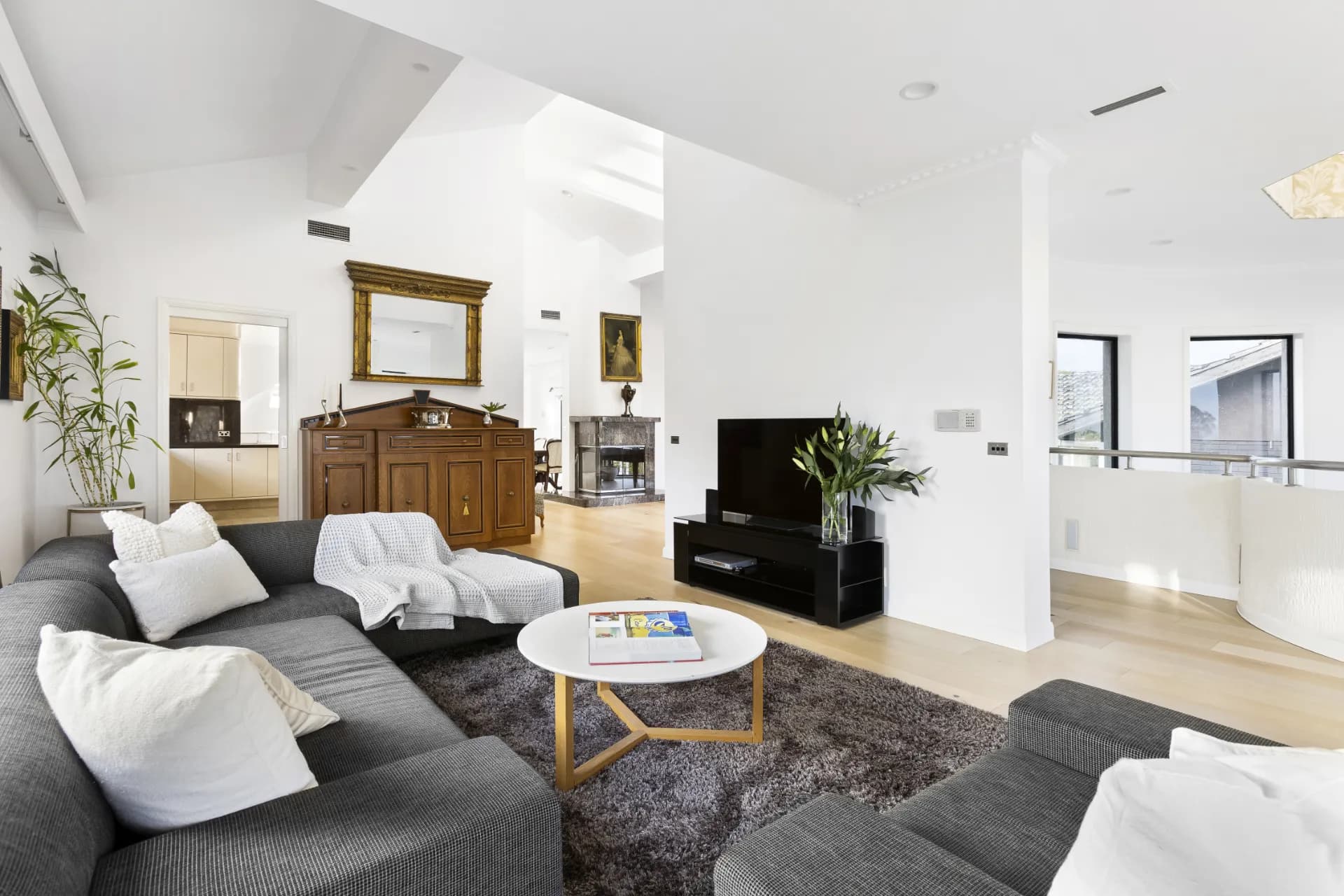 31 Beach Road, Beaumaris, Beaumaris - Thumbnail 4