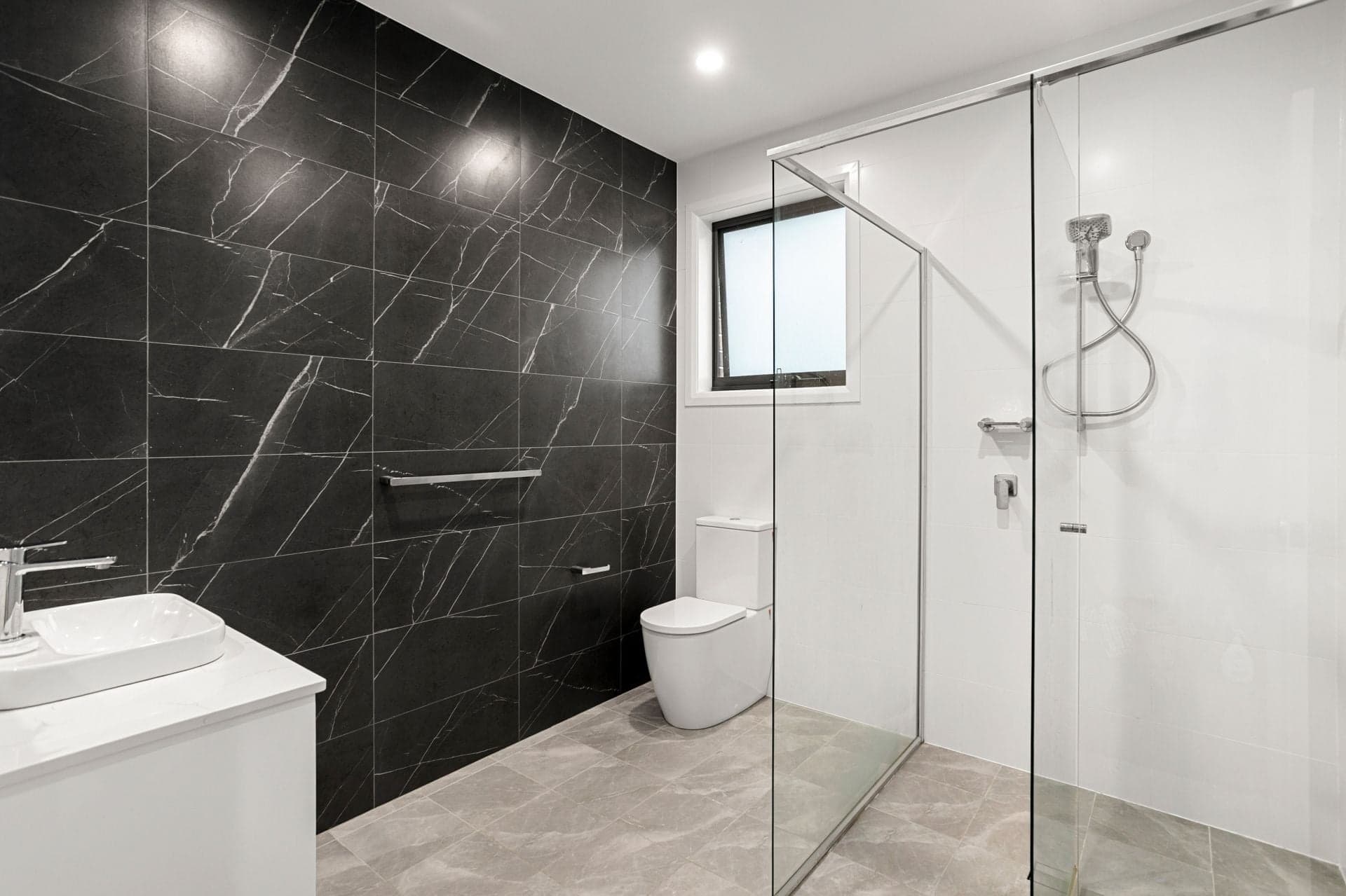 11/2A Gordon Street, Woonona, Woonona - Image 1