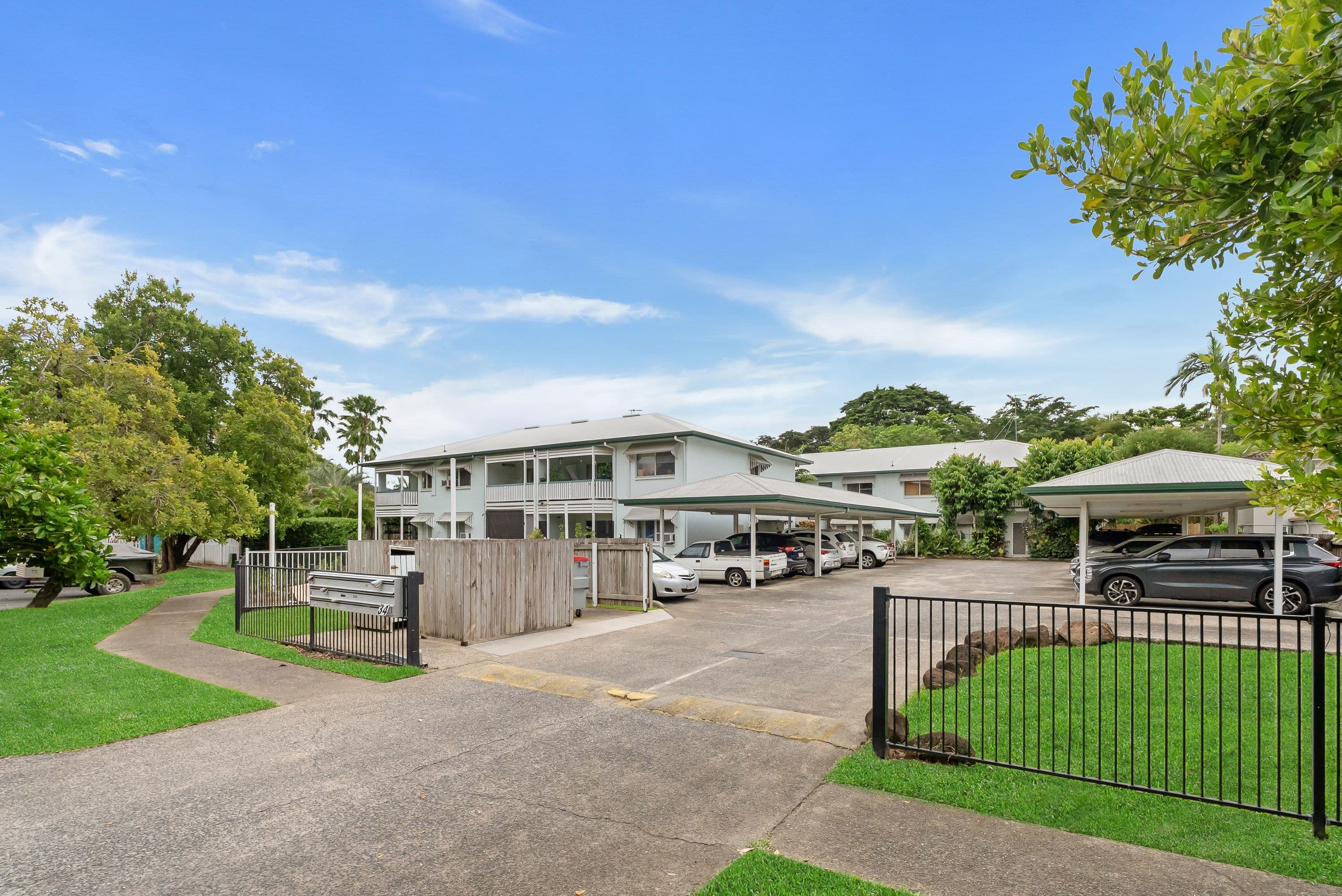 9/34 Springfield Crescent, Manoora - Image 1