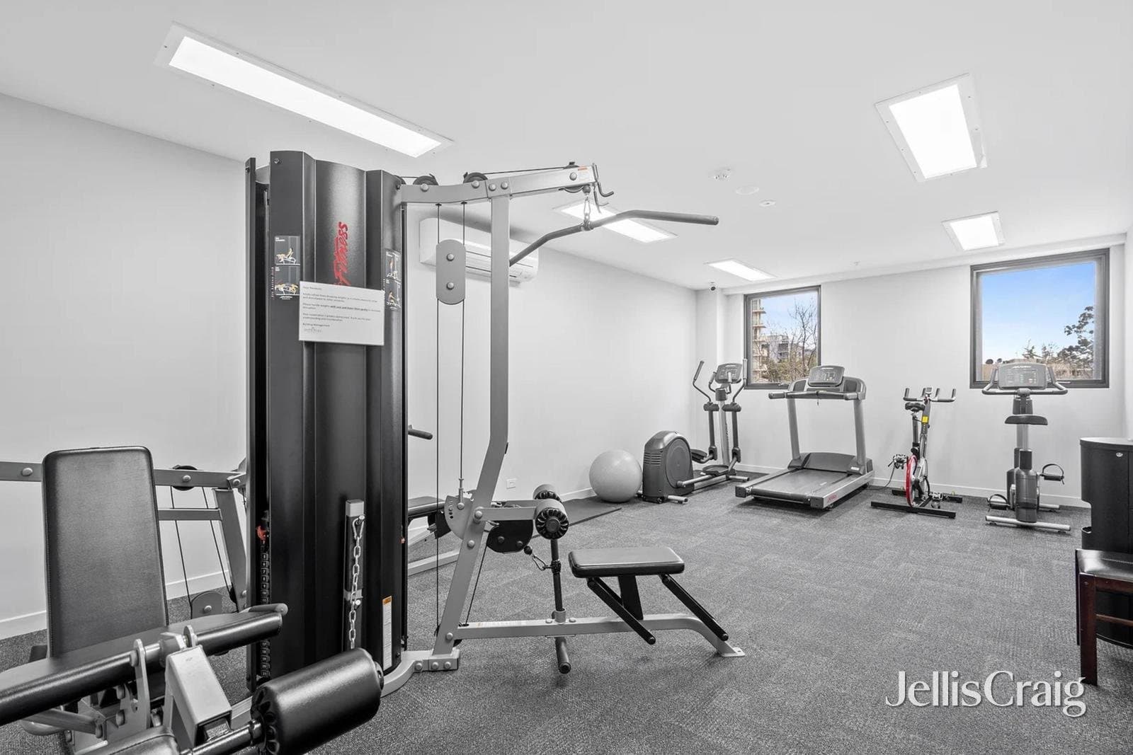 406/5 Sovereign Point Court, Doncaster, Doncaster - Image 1