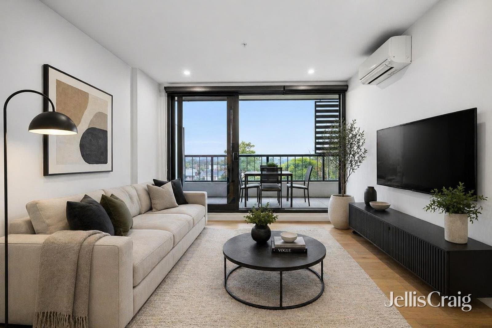 406/5 Sovereign Point Court, Doncaster, Doncaster - Thumbnail 2
