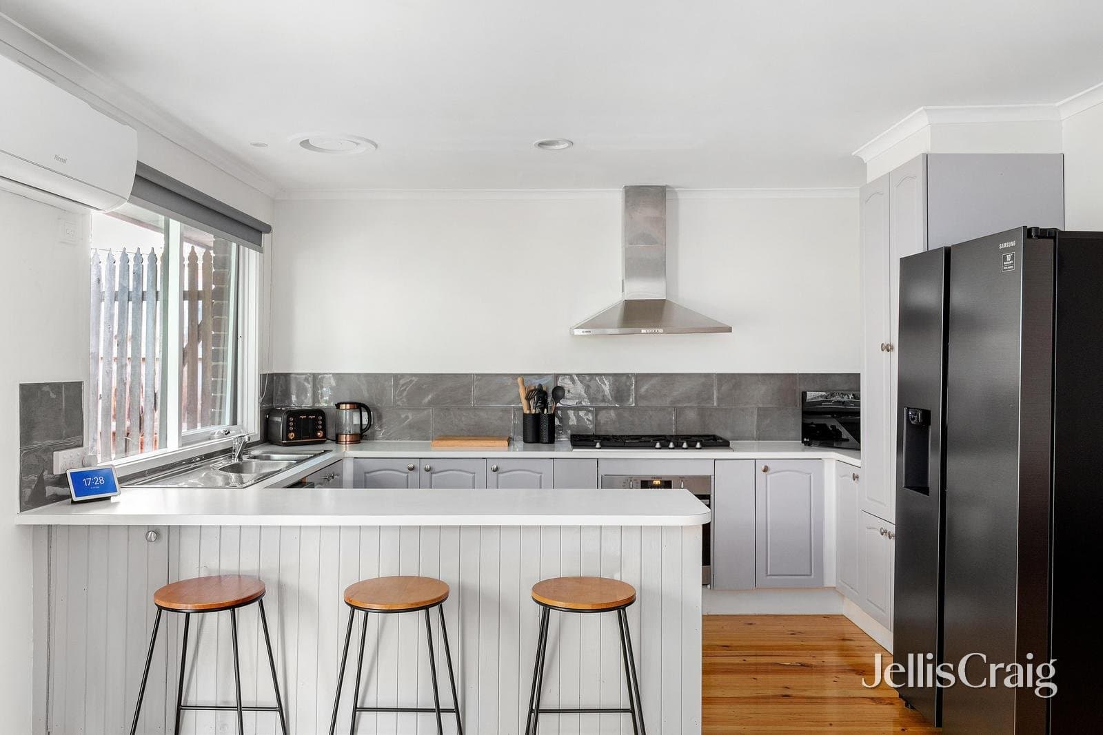 7 Melissa Close, Hurstbridge, Hurstbridge - Thumbnail 6
