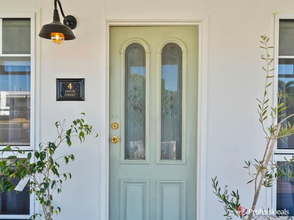 4 South Street, Rockhampton City QLD 4700, Rockhampton City - Image 1