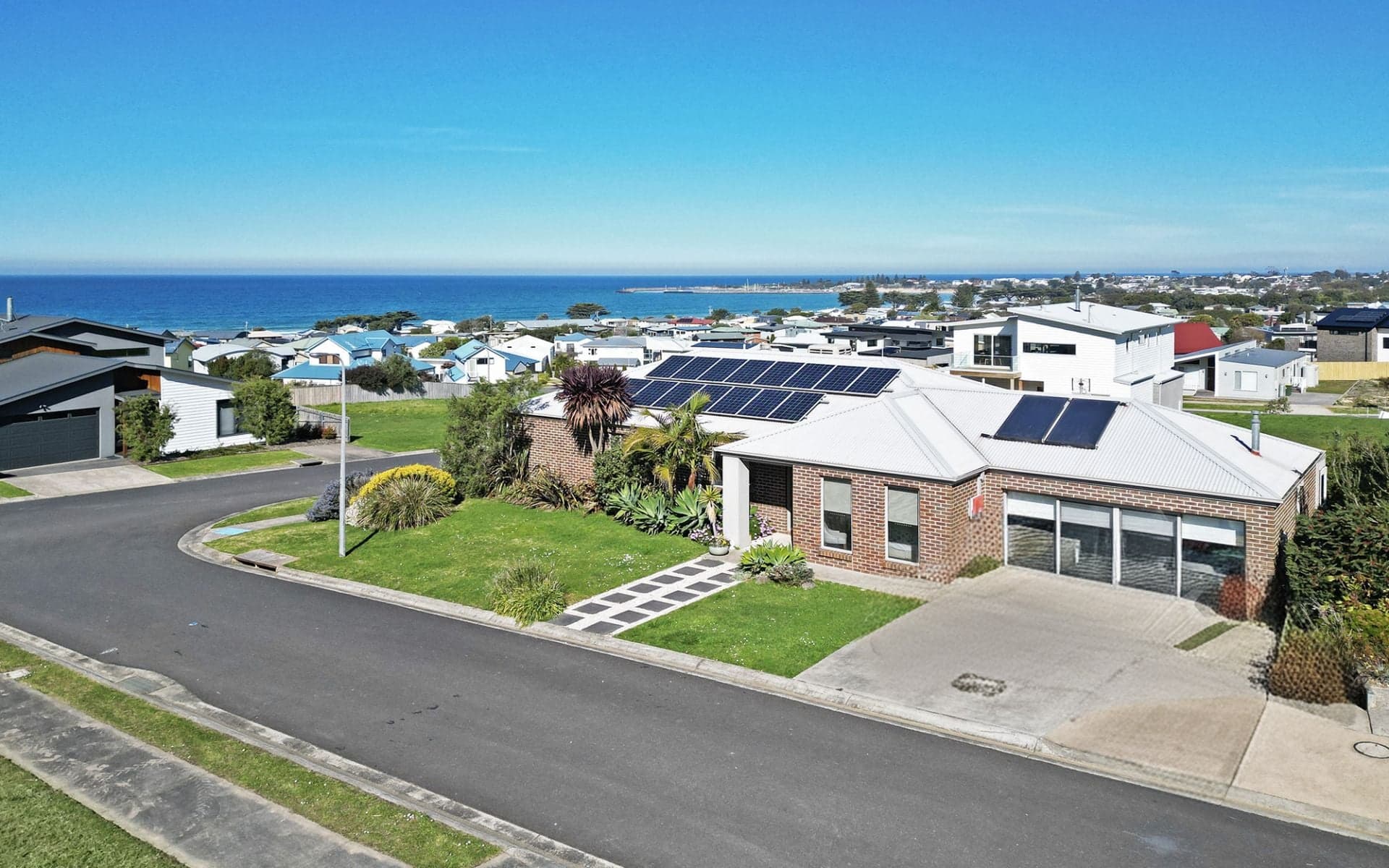 6 Overview Crescent, Apollo Bay - Thumbnail 2