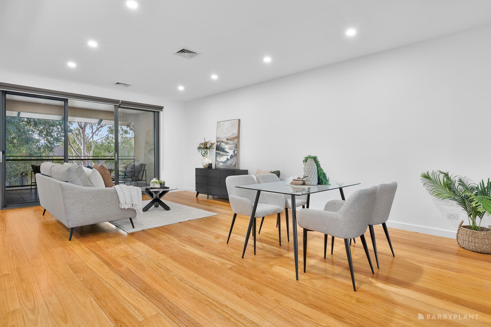 4 Oak Court, Chirnside Park, VIC 3116, Chirnside Park - Thumbnail 2