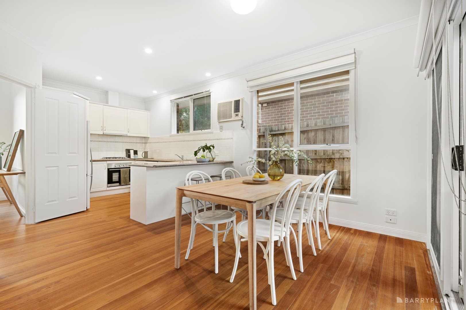 1/2 Dumossa Avenue, Bulleen, VIC 3105, Bulleen - Thumbnail 3