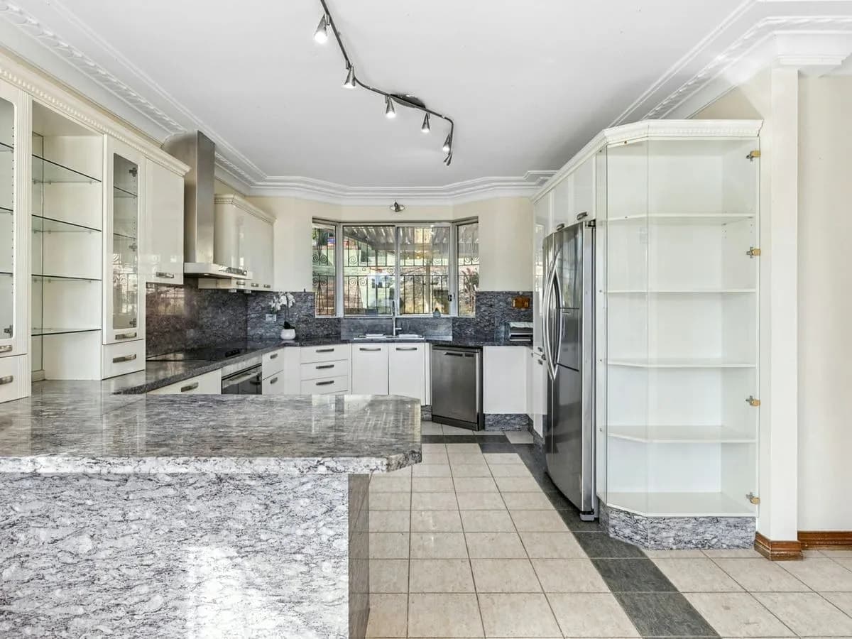 30 Waratah Street, KYLE BAY, Kyle Bay - Thumbnail 4
