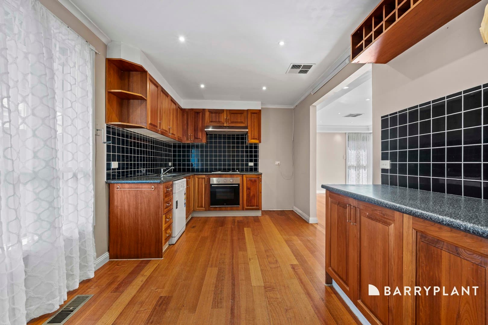 27 Lynne Street, Lalor, VIC 3075, Lalor - Thumbnail 2