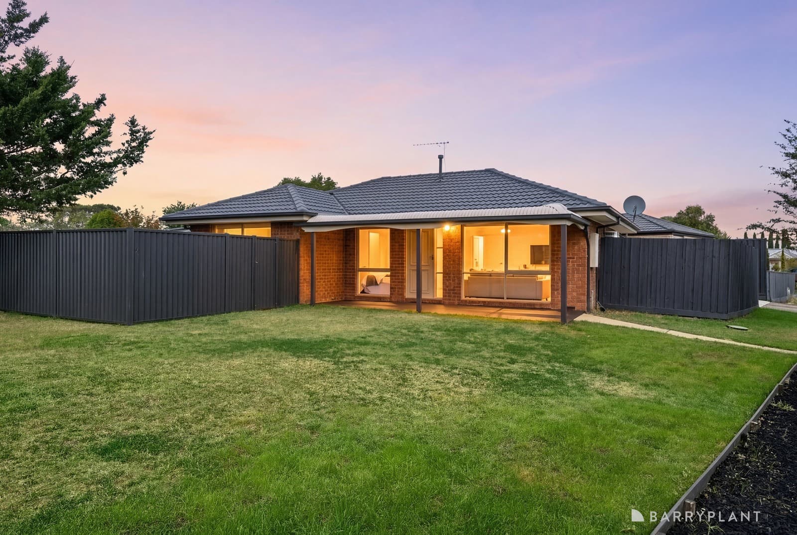 7 Wilong Close, Kurunjang, VIC 3337, Kurunjang - Thumbnail 2