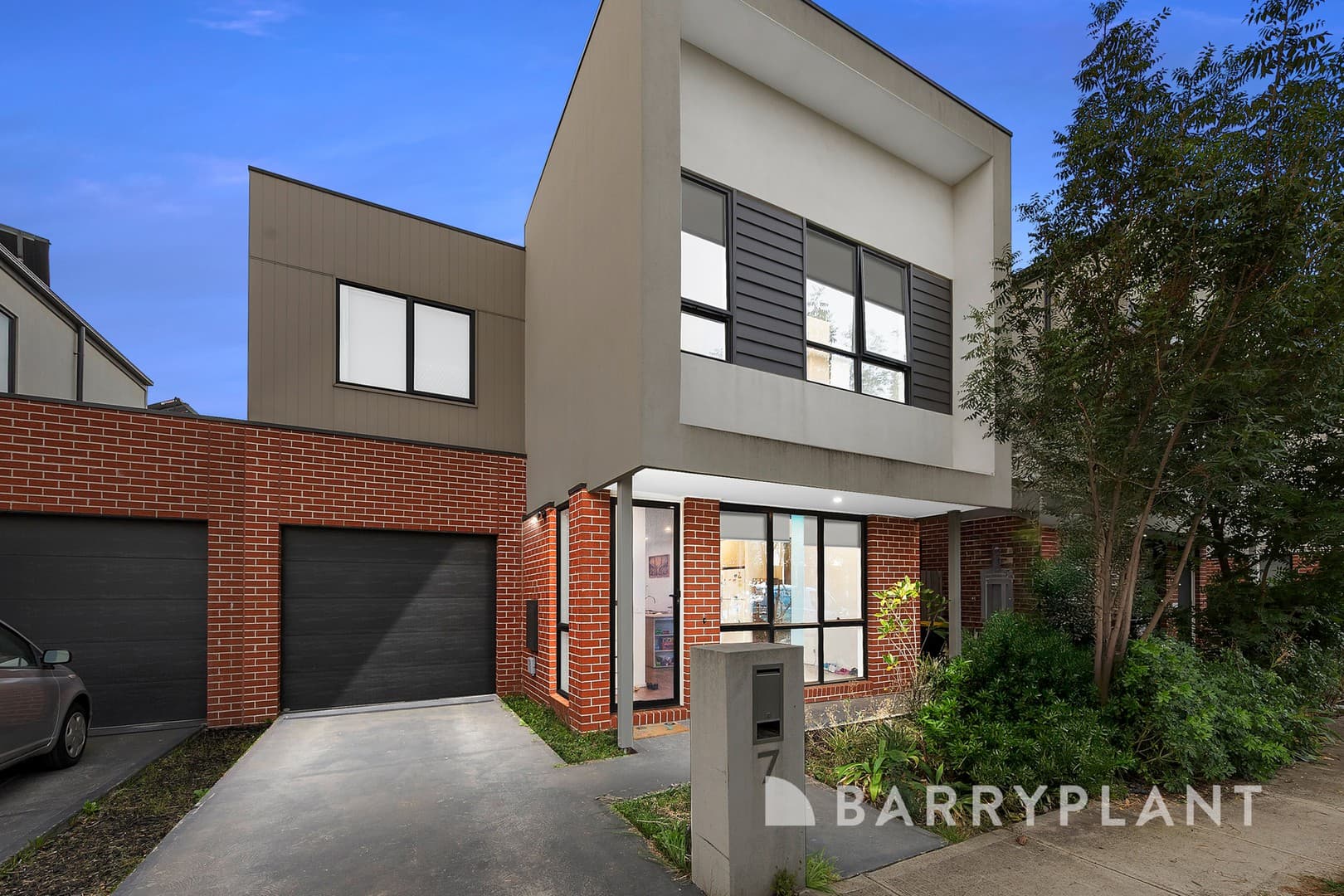 7 Oakden Crescent, St Albans, VIC 3021, St Albans - Image 1