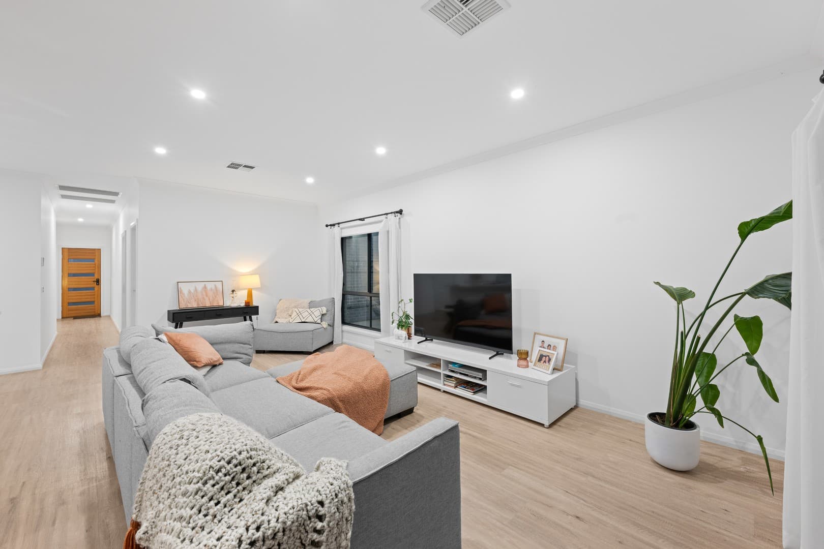498 Riverside Avenue, Mildura, VIC 3500, Mildura - Thumbnail 2