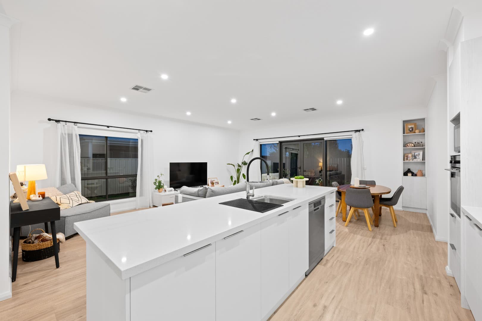 498 Riverside Avenue, Mildura, VIC 3500, Mildura - Thumbnail 5