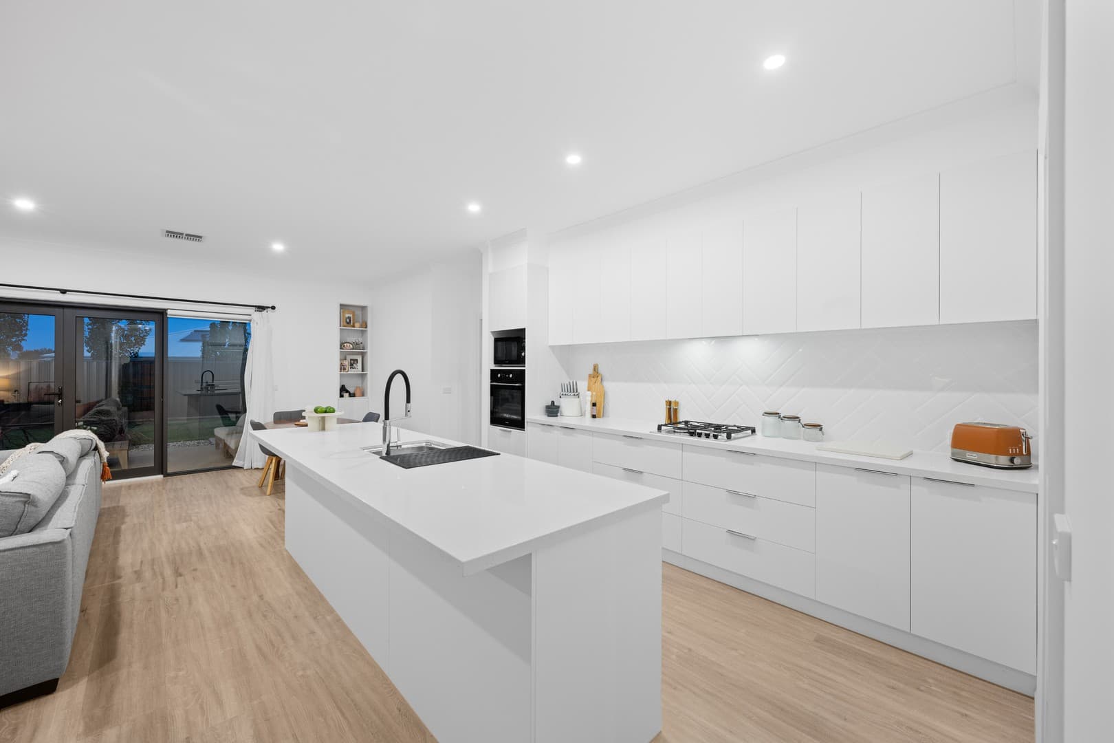 498 Riverside Avenue, Mildura, VIC 3500, Mildura - Thumbnail 7