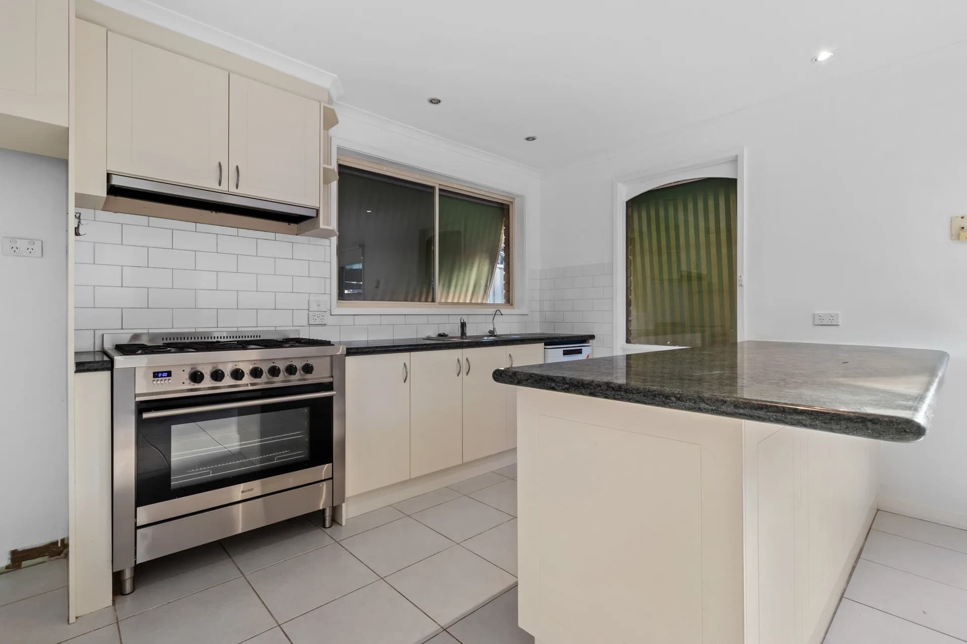 2/161 Morris Rd, Rothwell, QLD, 4022, Rothwell - Image 1