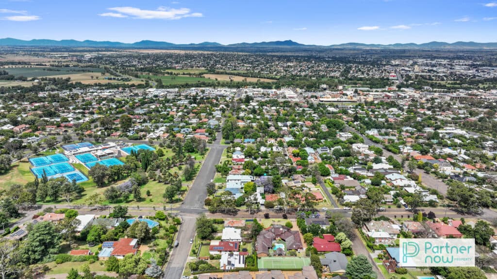 66 Raglan Street, TAMWORTH NSW 2340, Tamworth - Image 1