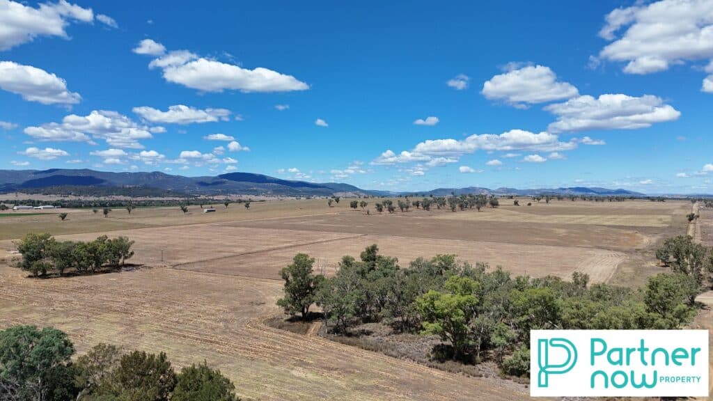 37 Evans Lane, Tamworth - Image 1