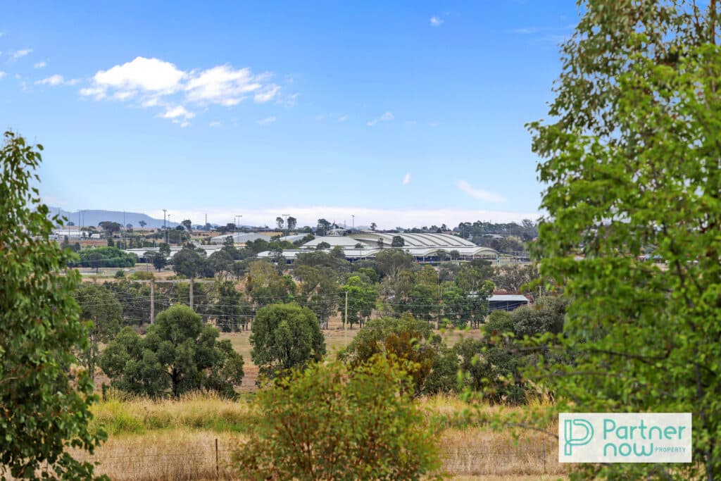 625 Burgmanns Lane, Tamworth - Thumbnail 3