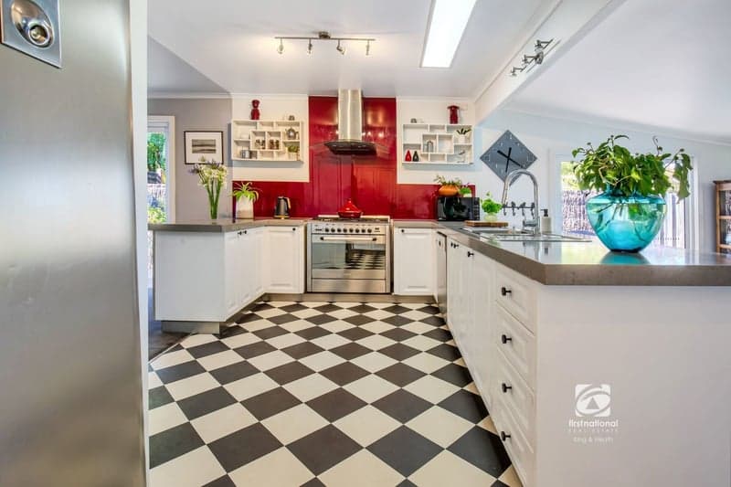 21 Fourth Avenue, Raymond Island, VIC 3880, Raymond Island - Thumbnail 3
