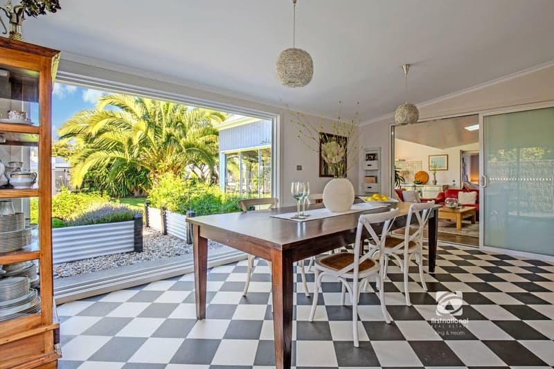 21 Fourth Avenue, Raymond Island, VIC 3880, Raymond Island - Thumbnail 6