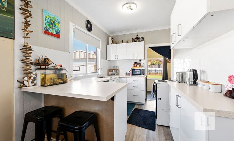 39 Dunvegan Street, Mannering Park, NSW 2259, Mannering Park - Thumbnail 4